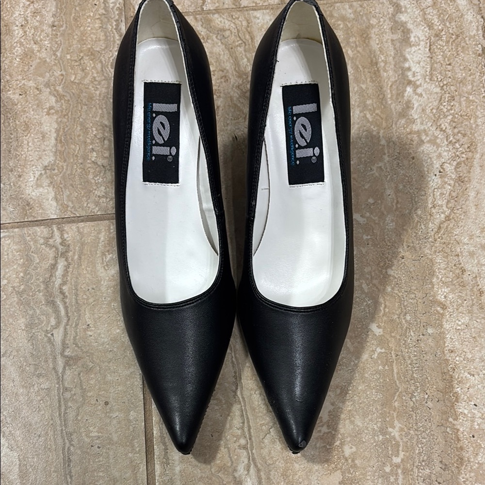 LEI Black Heels Elegant Pointed Toe Design